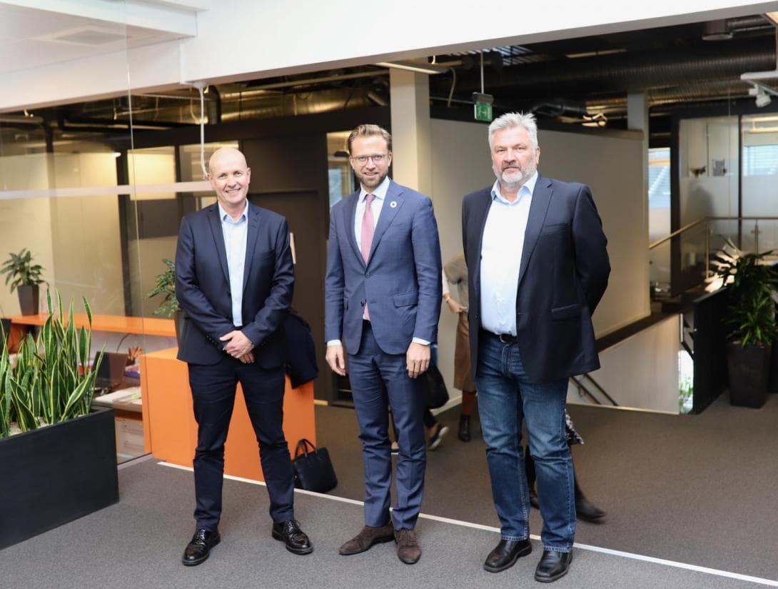 From left: Olav Lysne (Director of SimulaMet), Nikolai Astrup (Minister of Digitalisation) and Aslak Tveito (Director of Simula) (Photo: Fanny Iversen Klang)